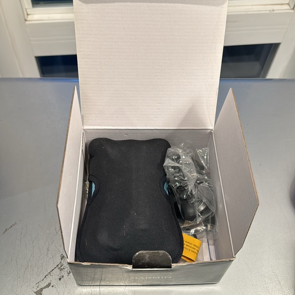 NIB Garmin Nuvi 760 - Picture 3 of 10